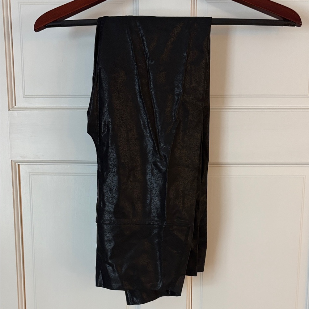 Carbon38 Black Leggings